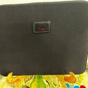 EUC Tumi Neoprene Zipper Travel Pouch